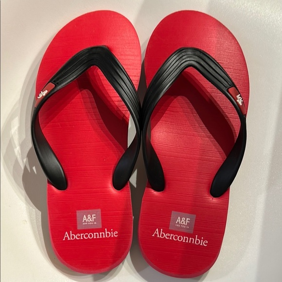 ✨NWOT ✨Abercrombie & Fitch Red and Black Sandals - Picture 1 of 5